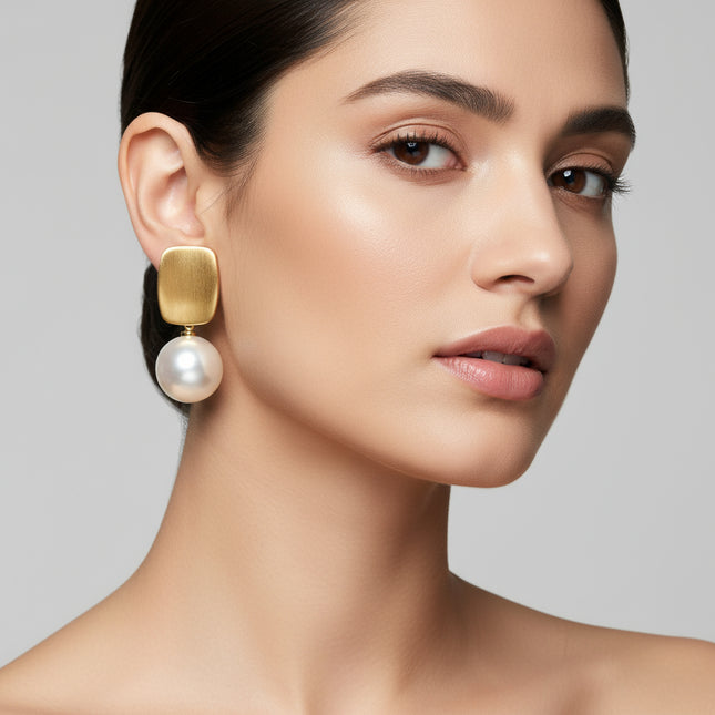 STYLISH MODERN EARNINGS CRAFTED WITH GOLD & PEARL ACCENTS