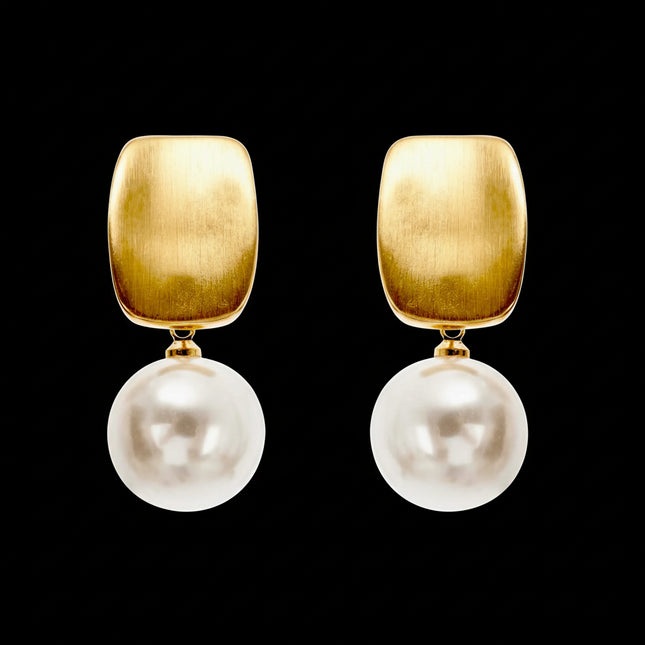 STYLISH MODERN EARNINGS CRAFTED WITH GOLD & PEARL ACCENTS