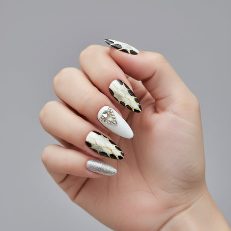 Set of handmade nail designs on a black background with 'Olimodo' branding.